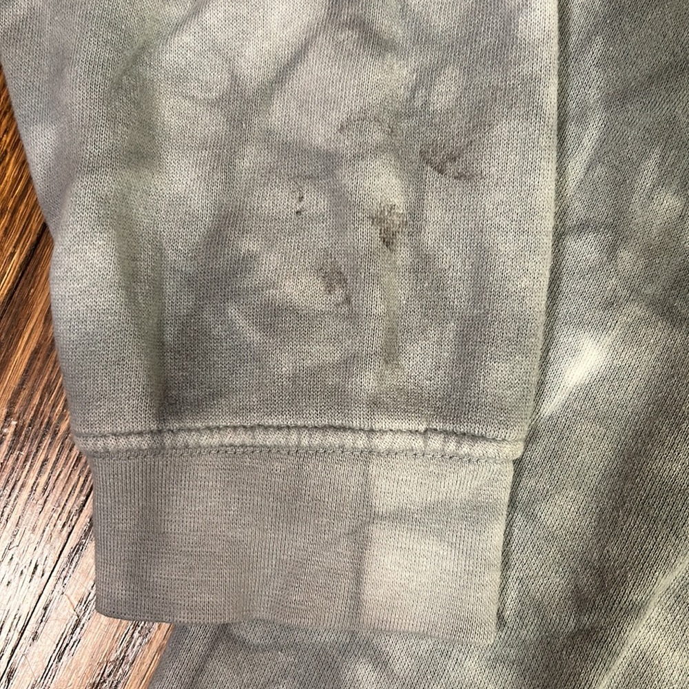 237-Vintage The Mountain Men's Gray/Greenish Tie-Dye Moose Graphic Hoodie - Picture 8 of 10